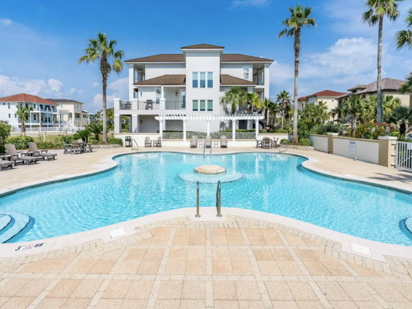 Gulf Shores Lovely Home Five Bedrooms Walk to Beach