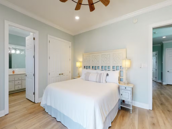 Gulf Shores Lovely Home Five Bedrooms Walk to Beach
