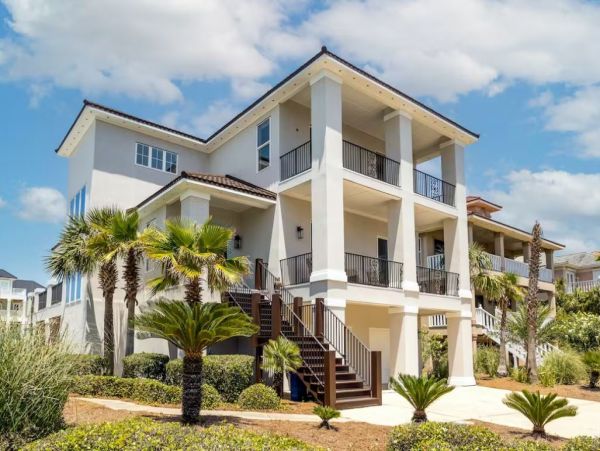 Gulf Shores Lovely Home Five Bedrooms Walk to Beach