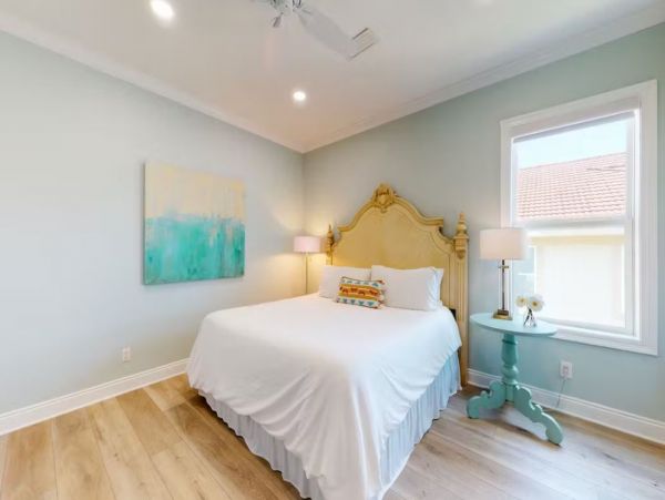 Gulf Shores Lovely Home Five Bedrooms Walk to Beach