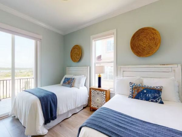 Gulf Shores Lovely Home Five Bedrooms Walk to Beach
