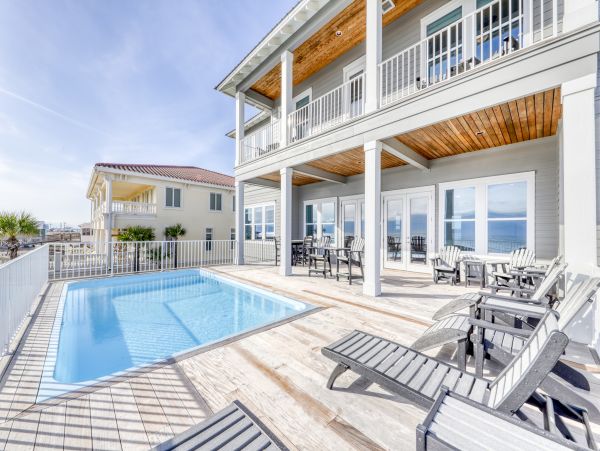 Exquisite Gulf Shores Beachfront House