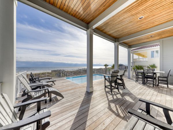 Exquisite Gulf Shores Beachfront House