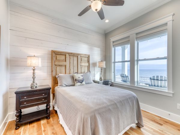 Exquisite Gulf Shores Beachfront House