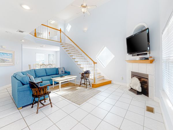 On Beach Vacation Home Five Bedroom in Orange Beach
