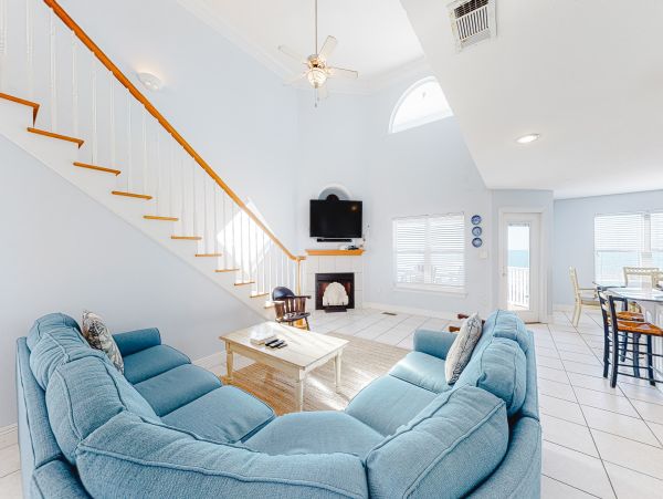 On Beach Vacation Home Five Bedroom in Orange Beach