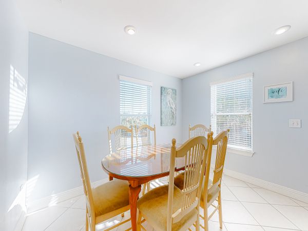 On Beach Vacation Home Five Bedroom in Orange Beach