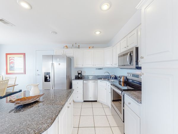 On Beach Vacation Home Five Bedroom in Orange Beach
