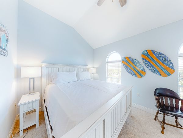 On Beach Vacation Home Five Bedroom in Orange Beach