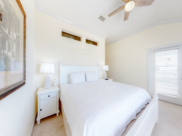 On Beach Vacation Home Five Bedroom in Orange Beach