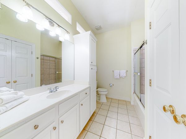 On Beach Vacation Home Five Bedroom in Orange Beach