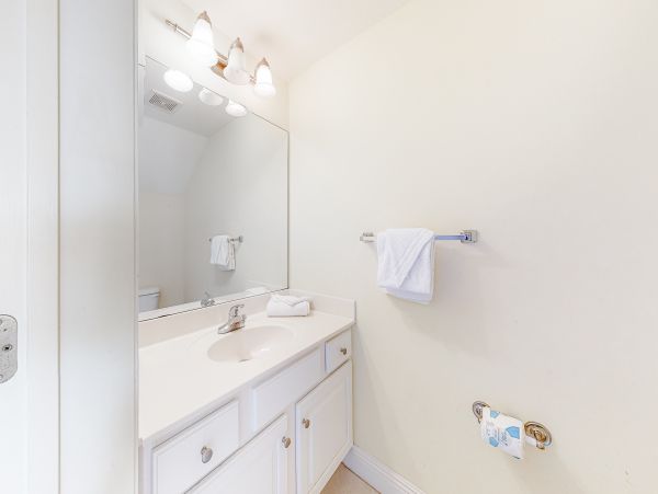 On Beach Vacation Home Five Bedroom in Orange Beach