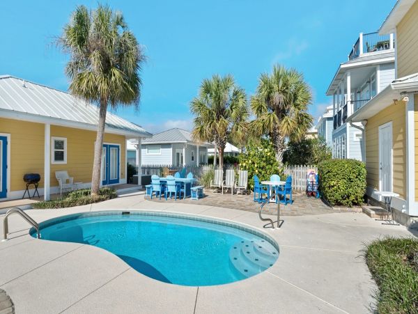 Main House & Guest House Beach at End of Street