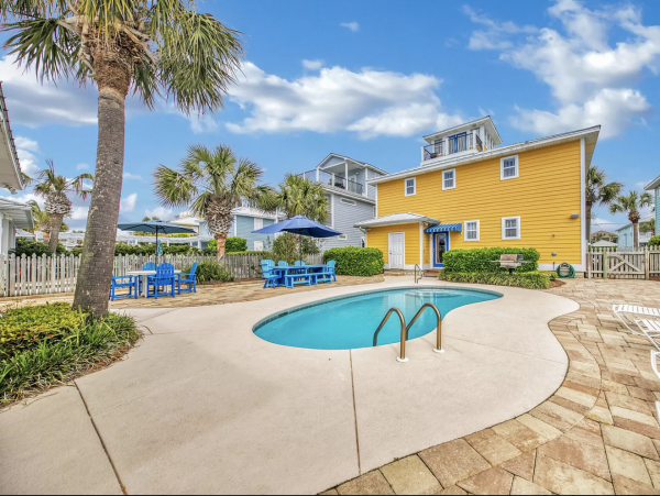 Main House & Guest House Beach at End of Street