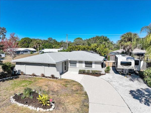 Venice Vacation Pool Home Three Bedroom