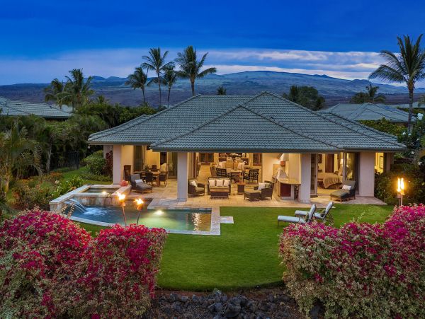 Four Bedroom Home with Views Sleeps 12