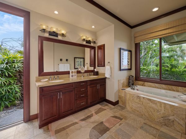Four Bedroom Home with Views Sleeps 12