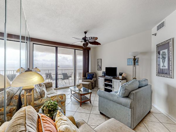 Gulf Front Condo with Beach View, Pools, Hot Tub & Tennis Court