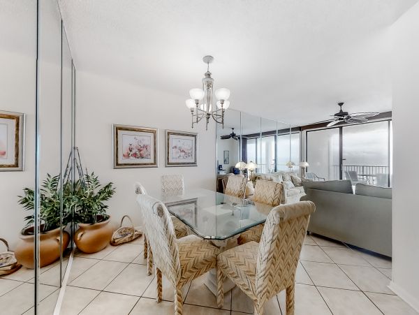 Gulf Front Condo with Beach View, Pools, Hot Tub & Tennis Court