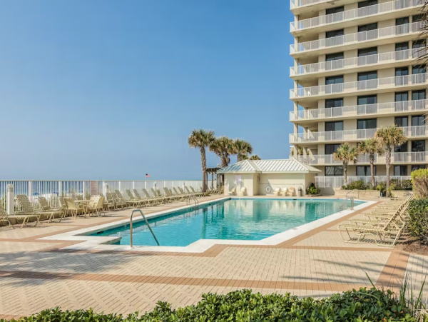 Gulf Front Condo with Beach View, Pools, Hot Tub & Tennis Court