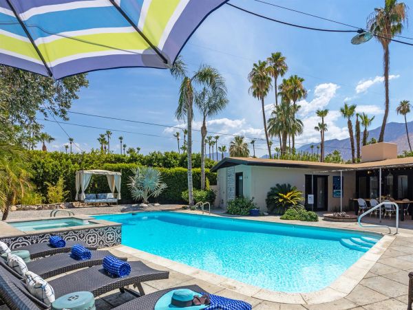 Palm Springs Home 1012732