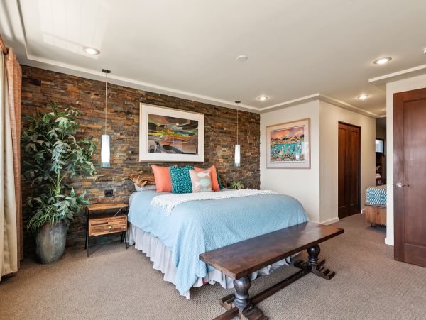 San Diego Beach Communities North Home 1012765