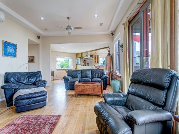 San Diego Beach Communities North Home 1012768