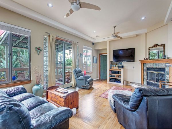 San Diego Beach Communities North Home 1012769
