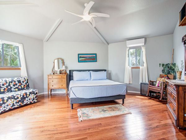 San Diego Beach Communities North Home 1012769