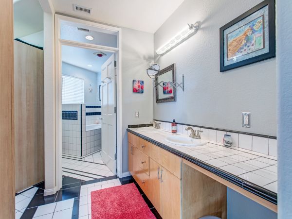 San Diego Beach Communities North Home 1012769