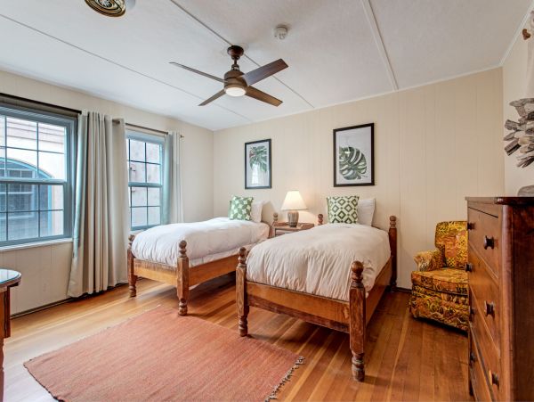 San Diego Beach Communities North Home 1012772
