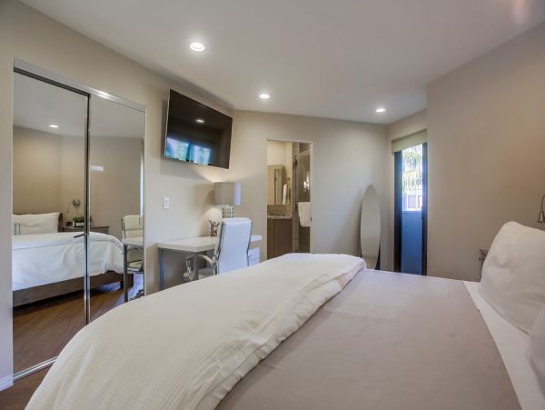 San Diego Beach Communities North Home 1012776