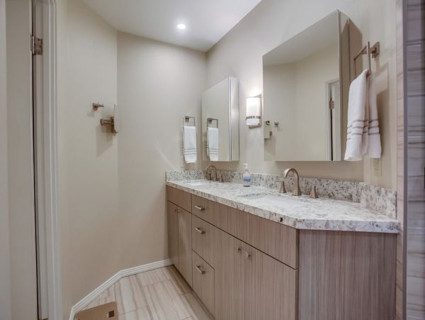 San Diego Beach Communities North Home 1012776