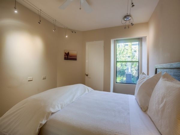 San Diego Beach Communities North Home 1012776