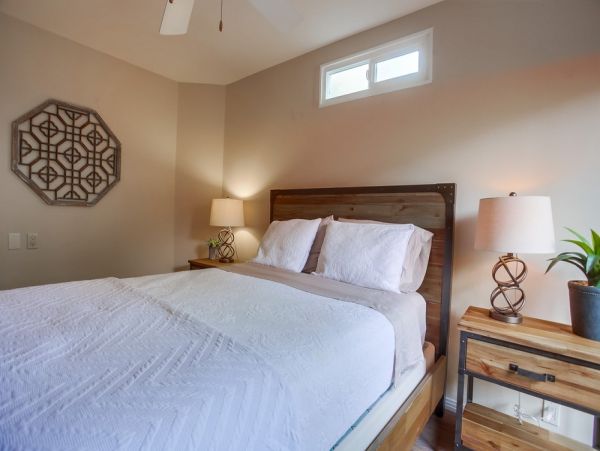 San Diego Beach Communities North Home 1012776