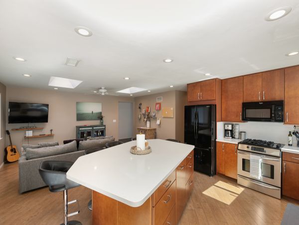 San Diego Beach Communities North Home 1012779