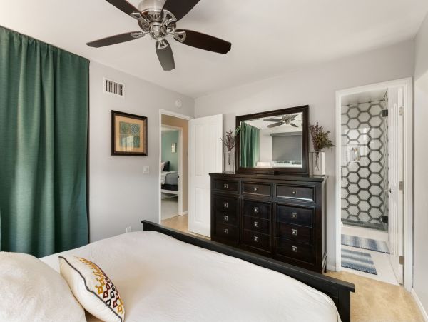 San Diego Beach Communities North Home 1012779