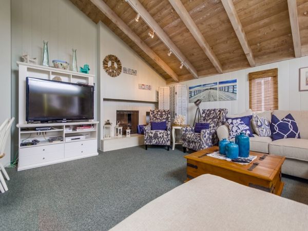 San Diego Beach Communities North Home 1012780