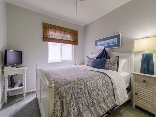 San Diego Beach Communities North Home 1012780