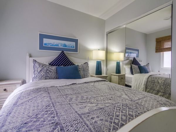 San Diego Beach Communities North Home 1012780