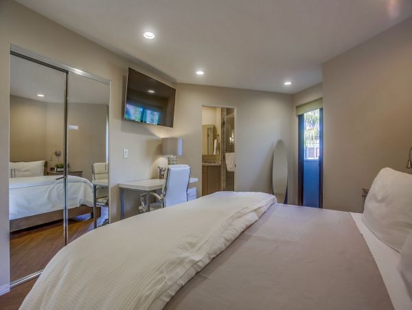 San Diego Beach Communities North Home 1012781