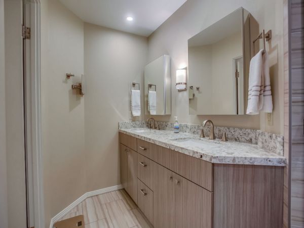 San Diego Beach Communities North Home 1012781