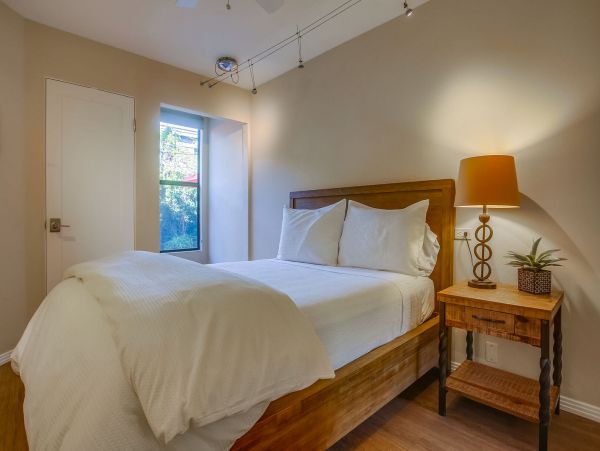 San Diego Beach Communities North Home 1012781
