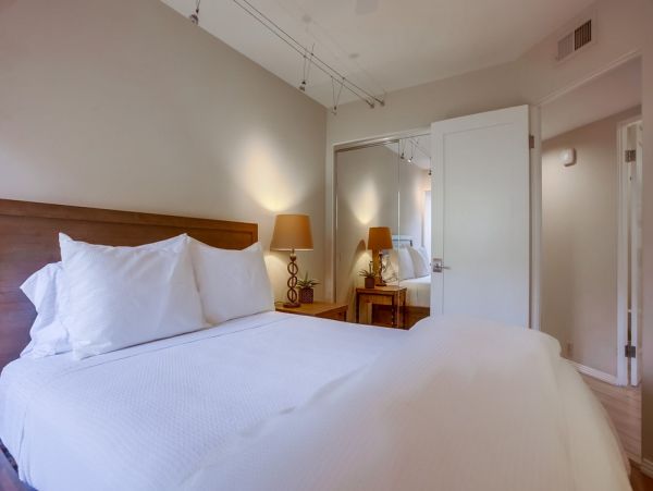 San Diego Beach Communities North Home 1012781