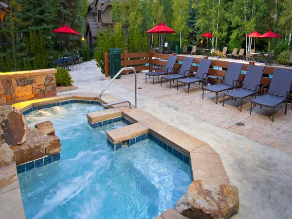 Charming Arrowhead 2 Bedroom Condo Sleeps 4