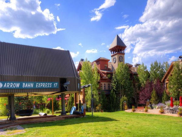 Charming Arrowhead 2 Bedroom Condo Sleeps 4