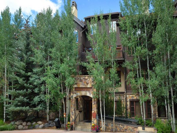 Charming Arrowhead 2 Bedroom Condo Sleeps 4