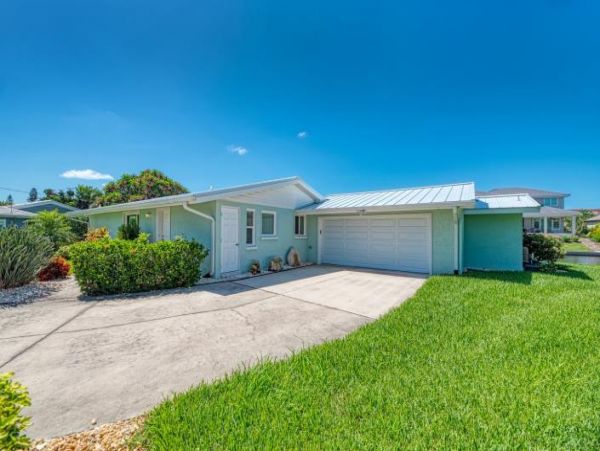 Canal Front Two Bedroom Vacation Home in Siesta Key