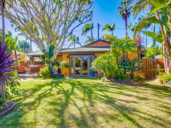 Oceanside Vacation Home Walk to Beach