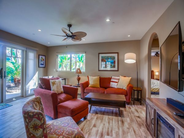 Oceanside Vacation Home Walk to Beach